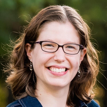 Headshot of Leslie